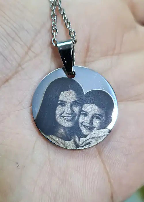 Dije Redondo Plateado Personalizado