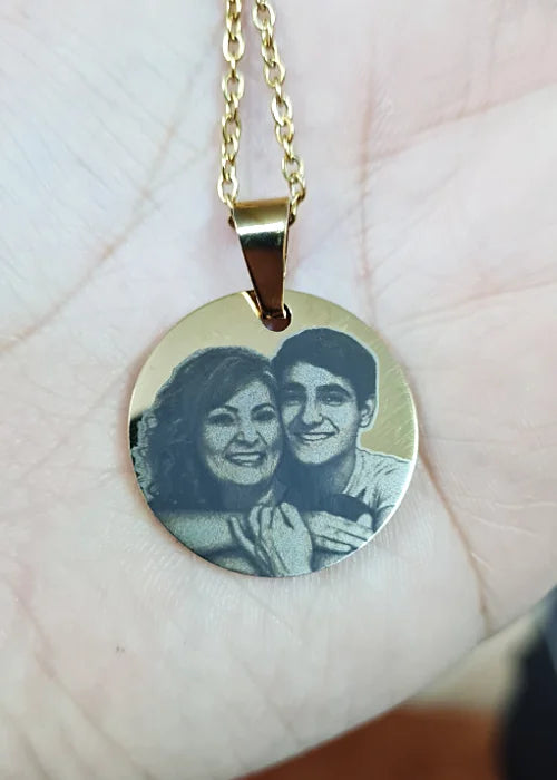Dije Redondo Dorado Personalizado