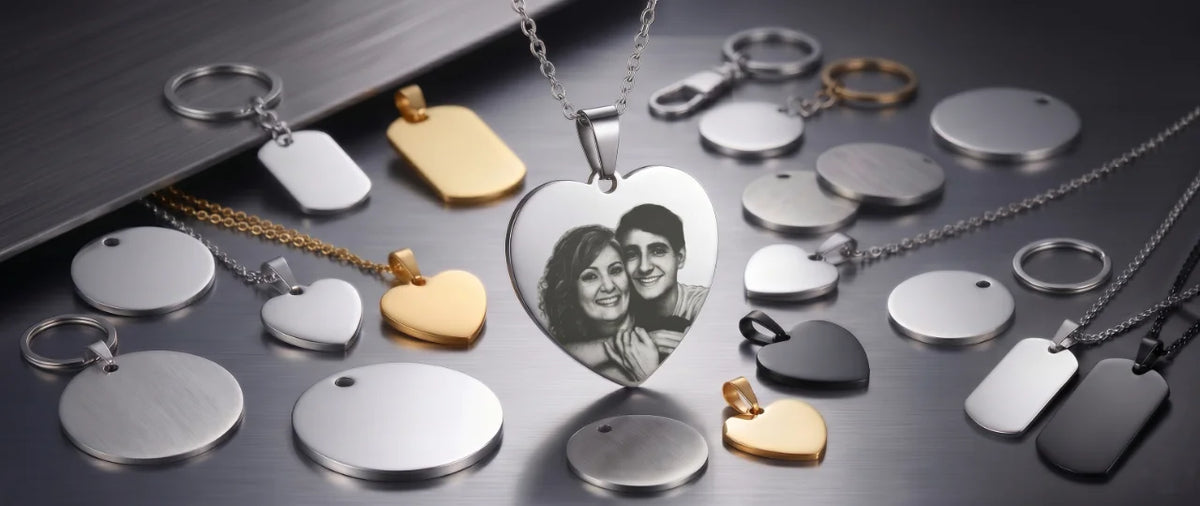 Dijes y Termos Personalizados con Fotograbado Láser | Sublimonchis MX